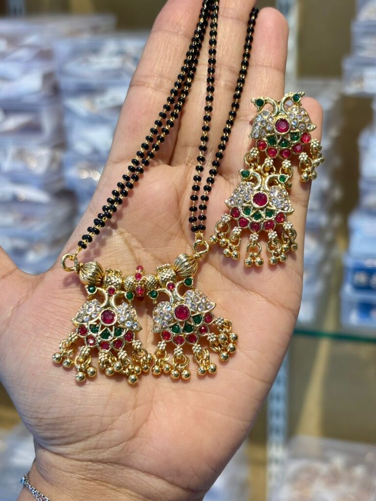 नया डिज़ाइन हार, लेटेस्ट नेकलेस डिज़ाइन, गले के हार के नए डिज़ाइन, ट्रेंडी नेकलेस, महिलाओं के हार डिज़ाइन, गोल्ड नेकलेस 2025, शादी के लिए नेकलेस, पार्टी वियर हार, भारतीय ज्वेलरी डिज़ाइन, लेटेस्ट हार डिज़ाइन 2025, फैशन ज्वेलरी, मॉडर्न नेकलेस, पारंपरिक हार डिज़ाइन, trending necklace design, stylish haar design, gold haar for wedding, artificial necklace design, indian bridal jewellery, necklace set design, women jewellery trends