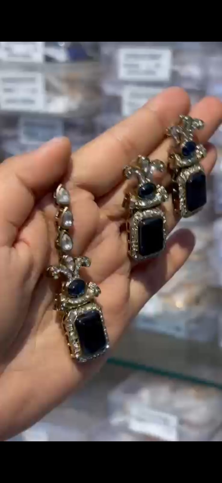 Premium Brass Base Monalisa Stones Polki Necklace खूबसूरती और रॉयल्टी का परफेक्ट मेल