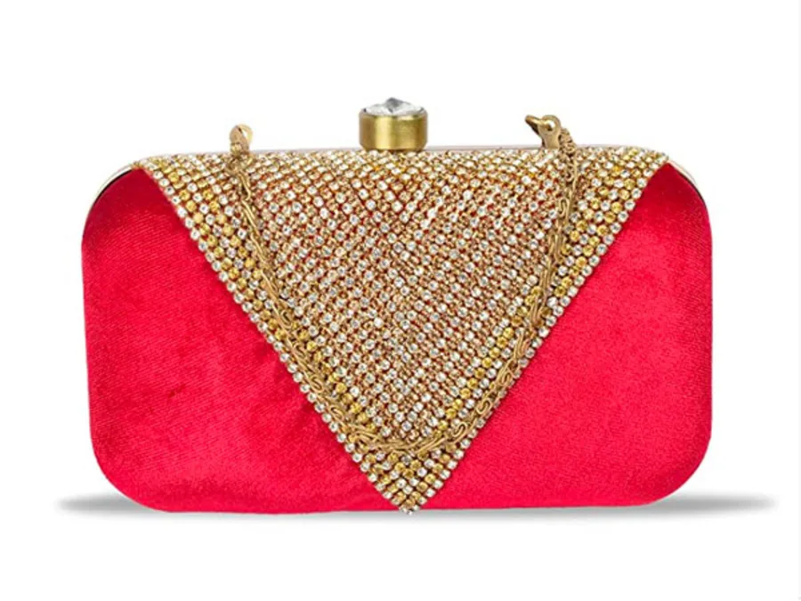 Bridal Purse, Bridal Clutches, Wedding Purse Designs, Stylish Bridal Accessories, Bridal Fashion 2025, Wedding Essentials, Bridal Outfit Ideas, Trending Bridal Clutches, Designer Bridal Purses, Dulhan Accessories, Wedding Look Ideas