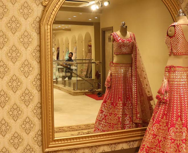 Agra Lehenga Market:आगरा की इन 2 मार्केट्स से खरीदें डिजाइनर वेडिंग लहंगे, कीमत सिर्फ ₹2000 से शुरू