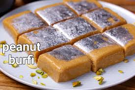 Moongfali Barfi Recipe: सर्दियों की सबसे पौष्टिक और टेस्ट से भरपूर देसी मिठाई