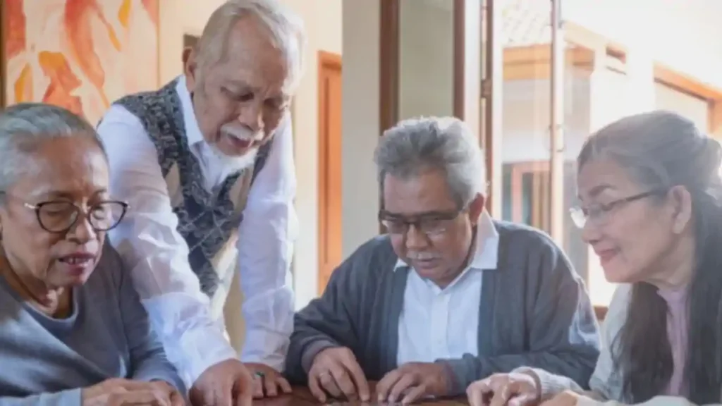 Senior Citizen Card 2025: देशभर के वरिष्ठ नागरिकों के लिए नई राहत,कल से लागू होंगी सरकार की 8 नई सुविधाएं